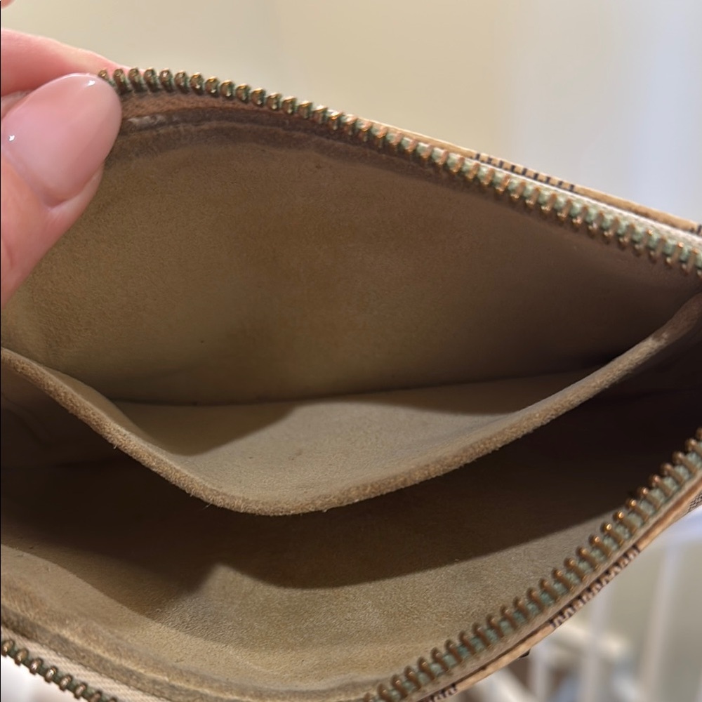 Louis Vuitton Pouchette Milla - Picture 7 of 10